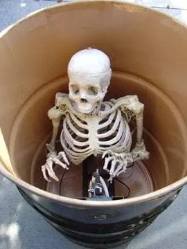 DC PROPS "Barrel Spitter Skeleton" Halloween Animatronic 3 DC PROPS "Barrel Spitter Skeleton" Halloween Animatronic