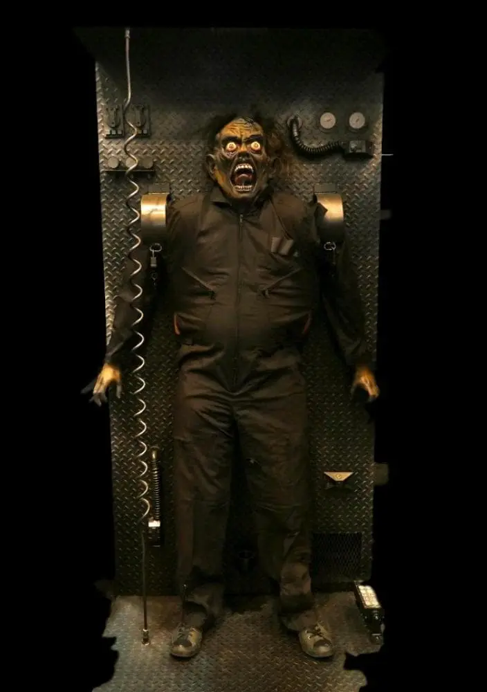 Distortions "Scream Generator" Live Actor Halloween Animatronic 3 Distortions "Scream Generator" Live Actor Halloween Animatronic